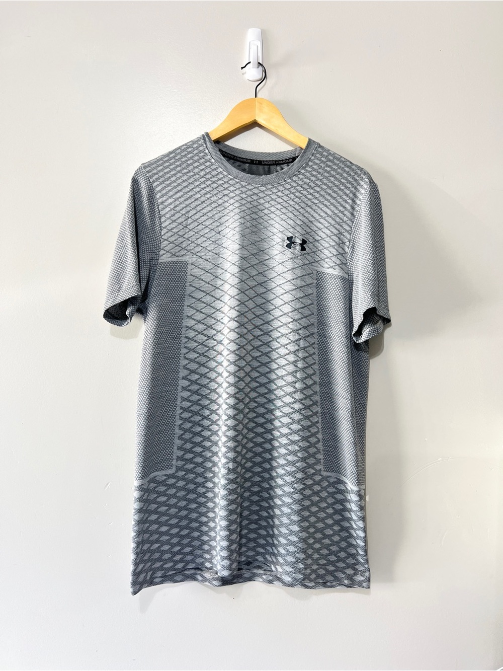 Under Armour Vanish Tee Gray Geometric Seamless Training Shirt Mens Size Large